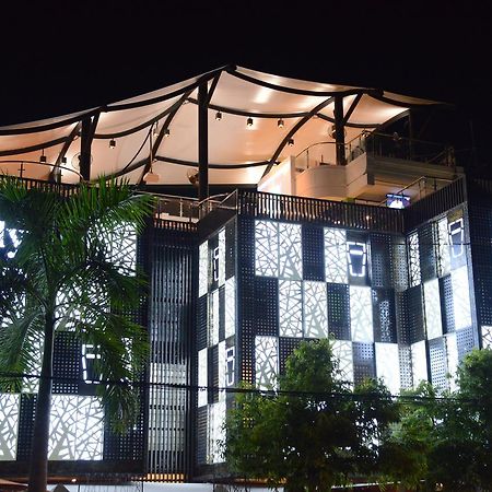 Ned Kelly Hotel & Irish Pub Mandalay Bagian luar foto