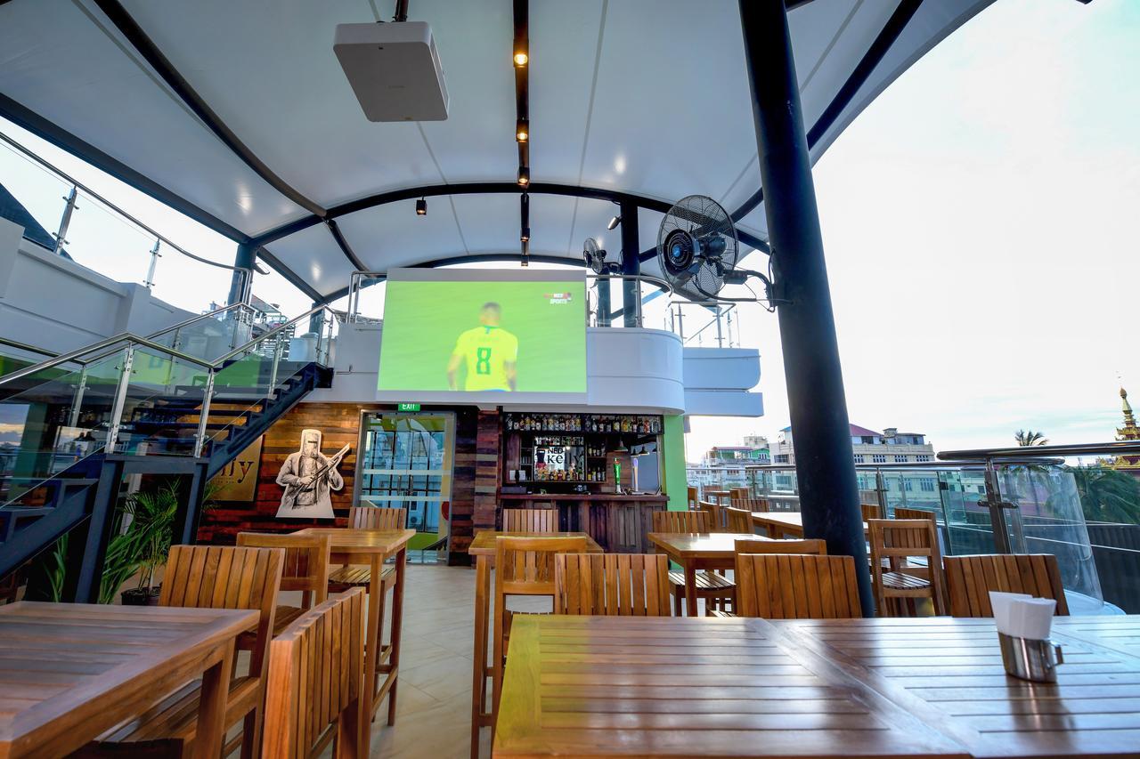 Ned Kelly Hotel & Irish Pub Mandalay Bagian luar foto
