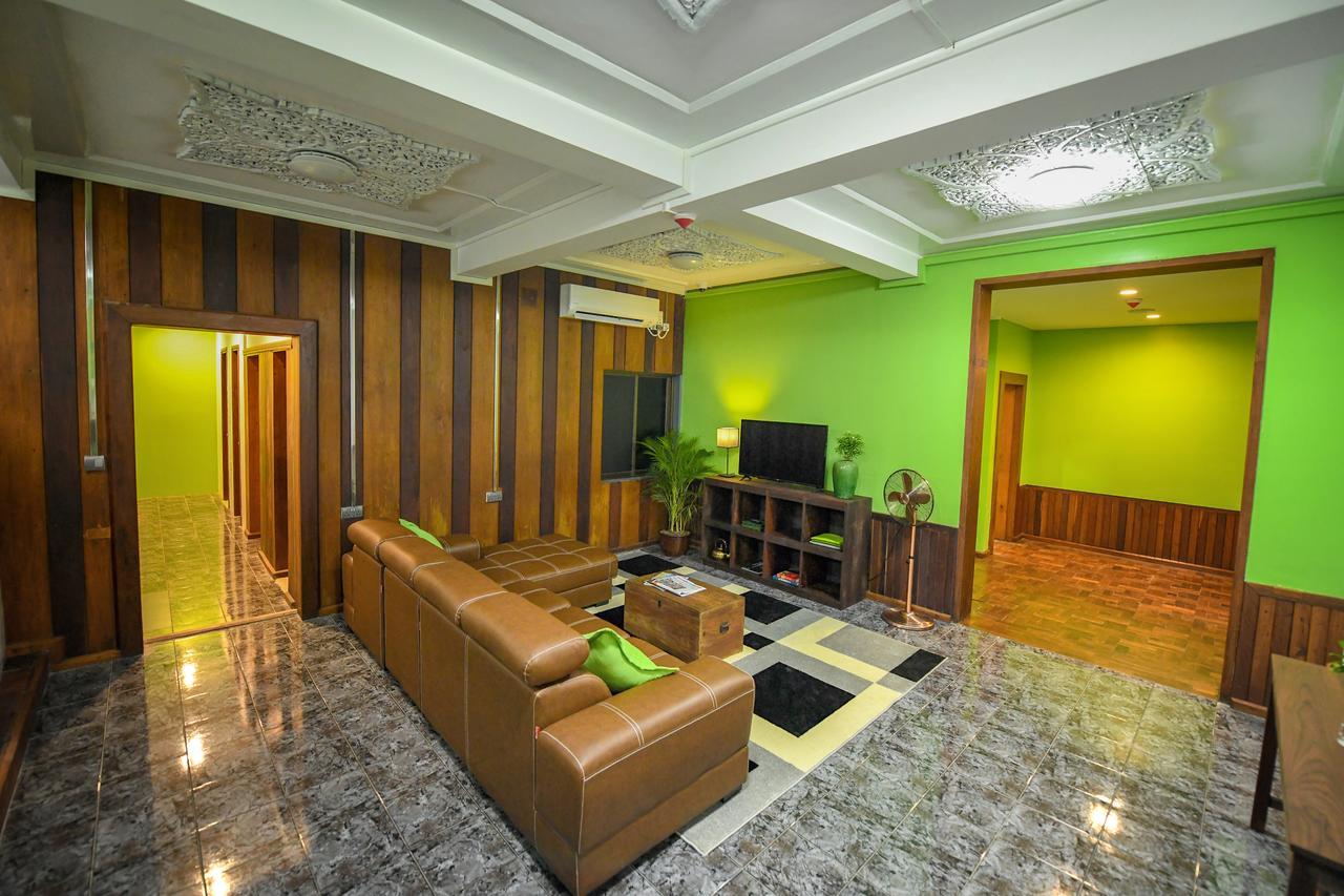 Ned Kelly Hotel & Irish Pub Mandalay Bagian luar foto
