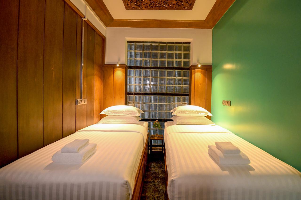 Ned Kelly Hotel & Irish Pub Mandalay Bagian luar foto