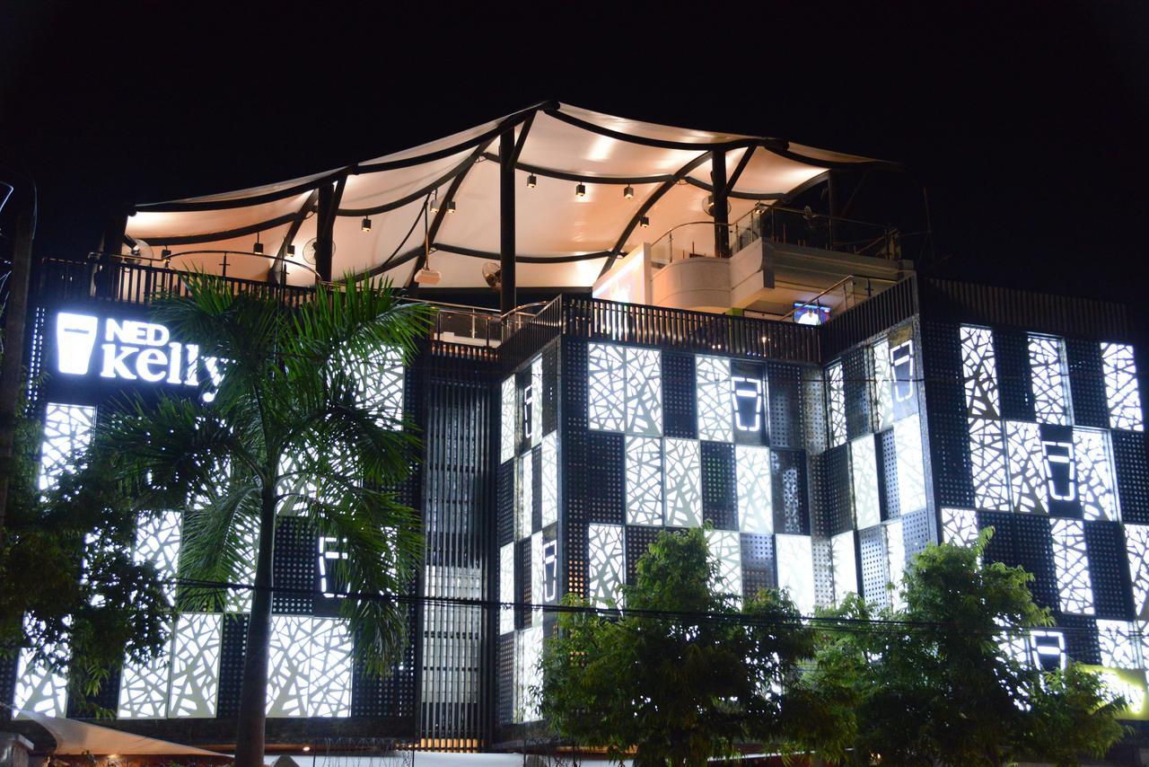Ned Kelly Hotel & Irish Pub Mandalay Bagian luar foto