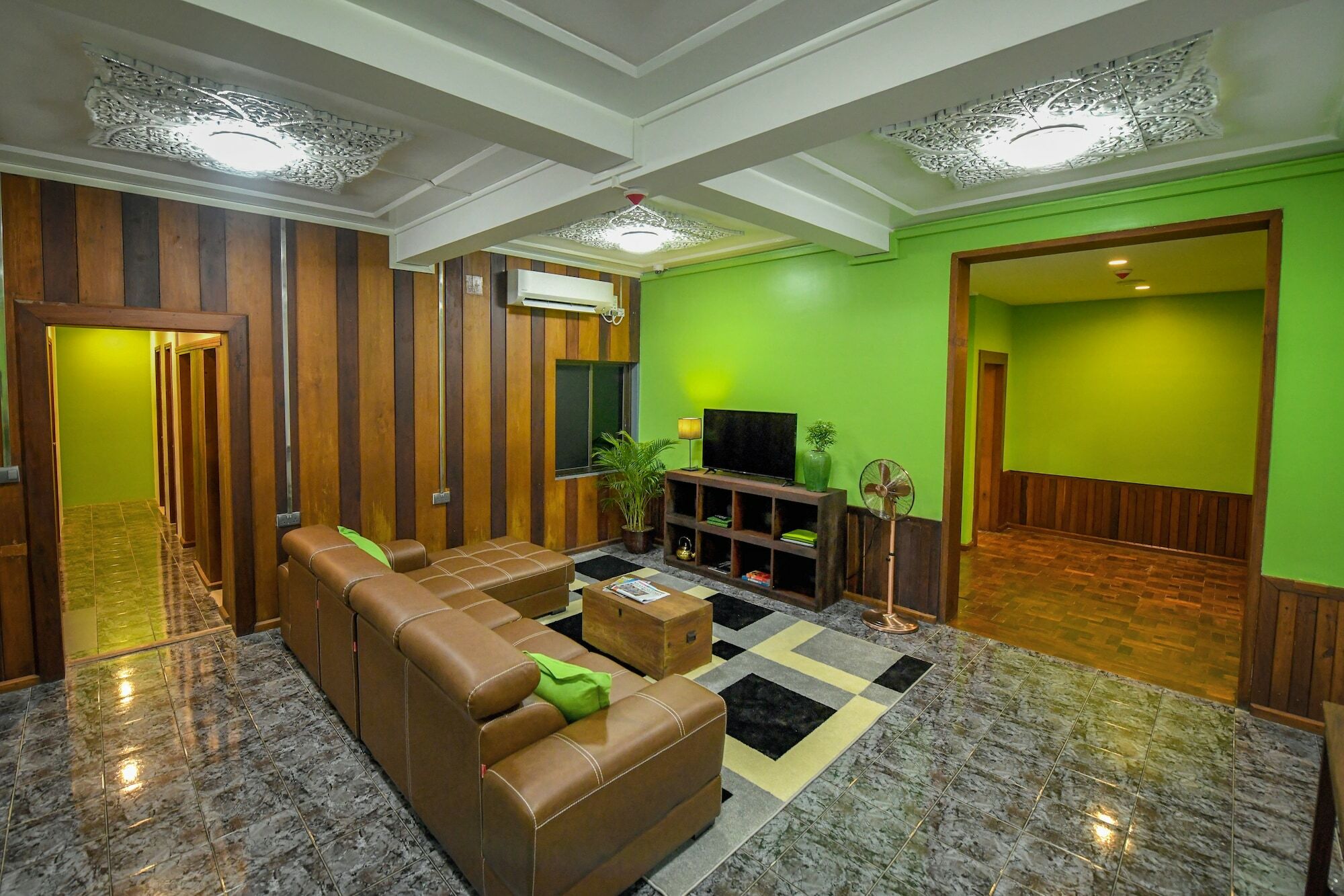 Ned Kelly Hotel & Irish Pub Mandalay Bagian luar foto